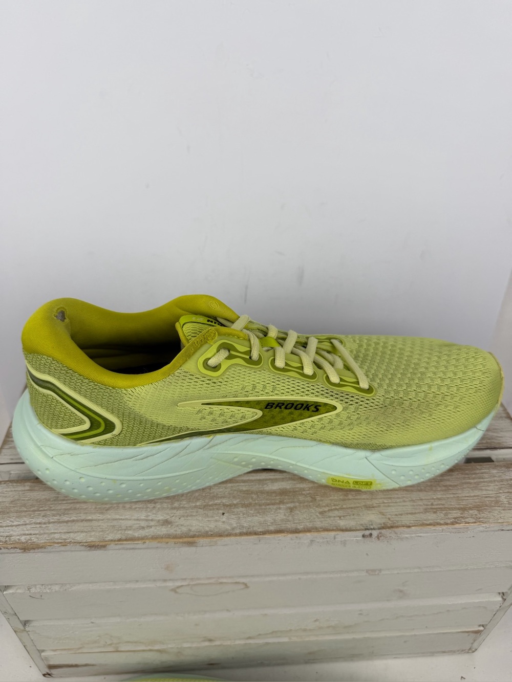 Brooks Glycerin 21 running shoes in vibrant Lovebird Pale Yellow men’s size 10.5 - Picture 3 of 13